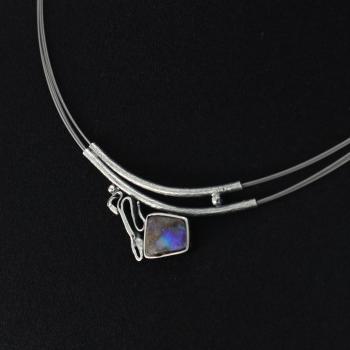 Collier mit Opal